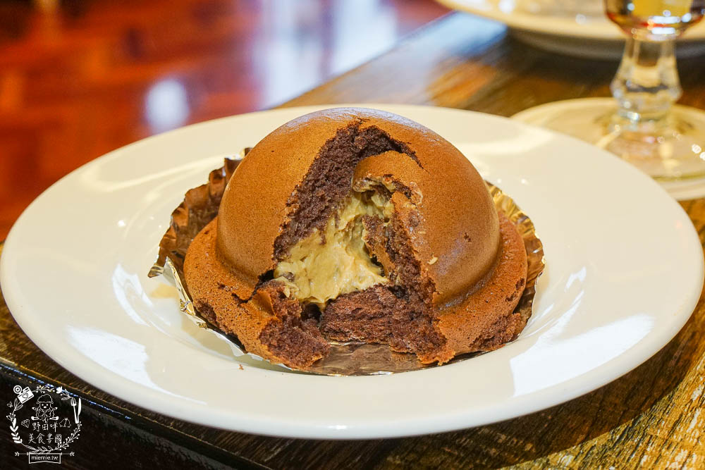 高雄[圓山大飯店秘境咖啡廳]超古香古色的宮廷甜點下午茶!綠意盎然的180° 視野景觀餐廳!