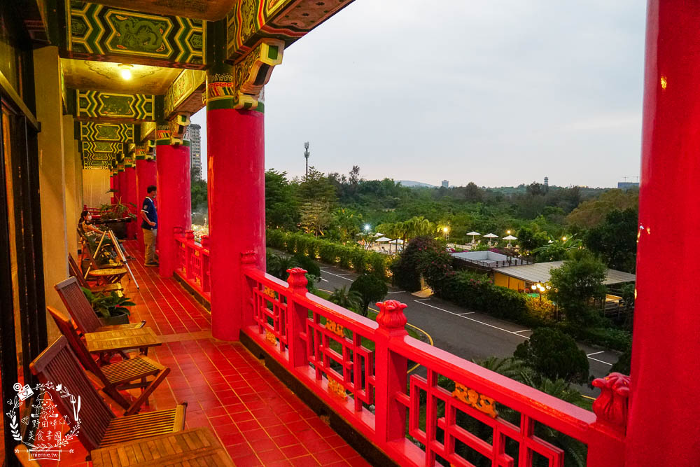 高雄[圓山大飯店秘境咖啡廳]超古香古色的宮廷甜點下午茶!綠意盎然的180° 視野景觀餐廳!