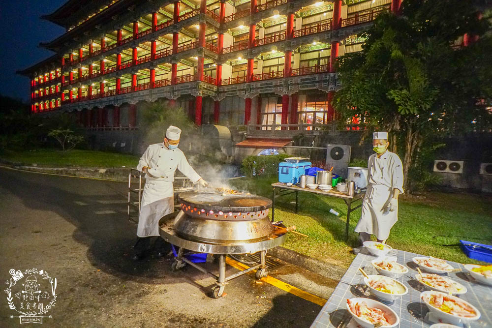 高雄圓山大飯店2022超浪漫的星光露天燒烤buffet!用餐當日免費暢游泳池? - 第36張圖 高雄圓山大飯店2022超浪漫的星光露天燒烤buffet!用餐當日免費暢游泳池?