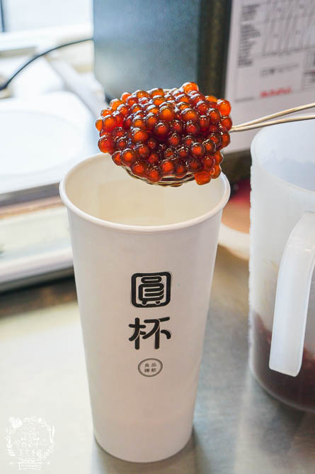 高雄圓石Teabar-衛武營輕裝店|首創茶霸機冰鎮保鮮鎖住茶分子中的茶多酚手搖飲!24小時營業的行動Teabar販賣機飲料!