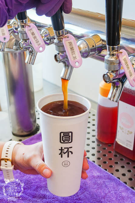 高雄圓石Teabar-衛武營輕裝店|首創茶霸機冰鎮保鮮鎖住茶分子中的茶多酚手搖飲!24小時營業的行動Teabar販賣機飲料!