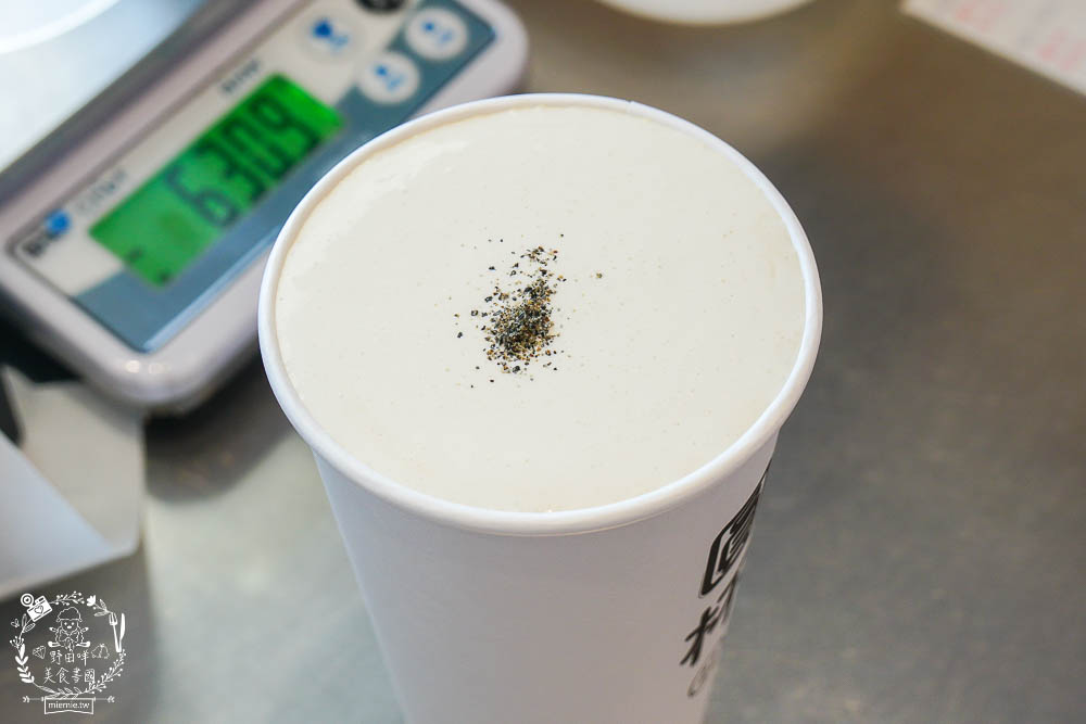 高雄圓石Teabar-衛武營輕裝店|首創茶霸機冰鎮保鮮鎖住茶分子中的茶多酚手搖飲!24小時營業的行動Teabar販賣機飲料!