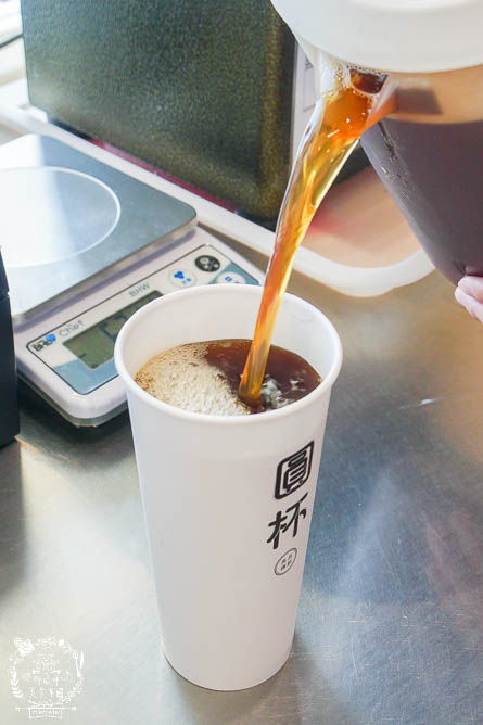 高雄圓石Teabar-衛武營輕裝店|首創茶霸機冰鎮保鮮鎖住茶分子中的茶多酚手搖飲!24小時營業的行動Teabar販賣機飲料!