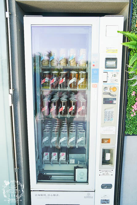 高雄圓石Teabar-衛武營輕裝店|首創茶霸機冰鎮保鮮鎖住茶分子中的茶多酚手搖飲!24小時營業的行動Teabar販賣機飲料!
