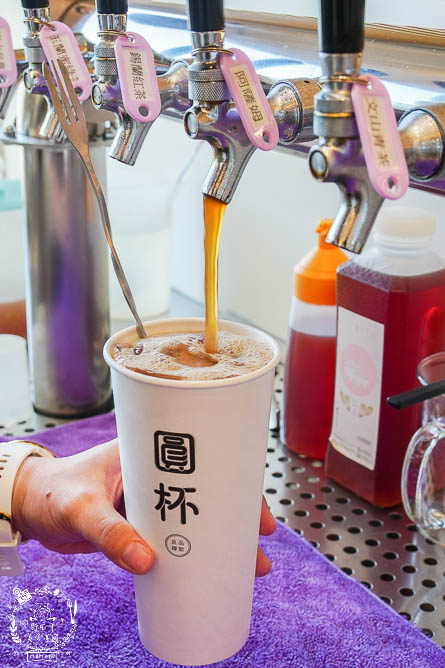 高雄圓石Teabar-衛武營輕裝店|首創茶霸機冰鎮保鮮鎖住茶分子中的茶多酚手搖飲!24小時營業的行動Teabar販賣機飲料!