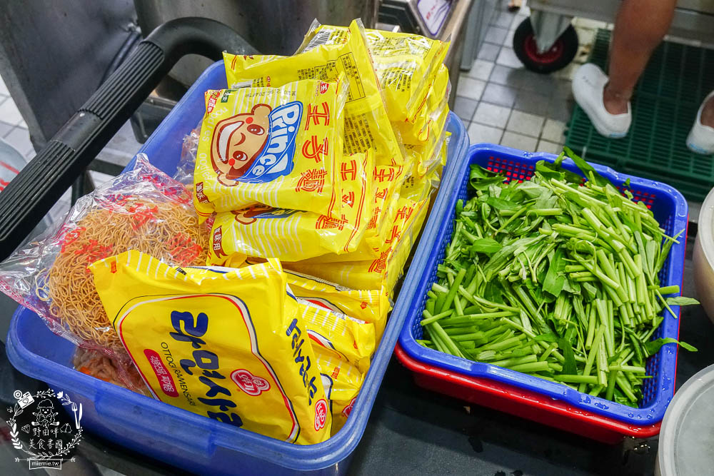 在地人鹽水雞九如店|分量爆多的高雄鹽水雞!超過70種選項的清爽料理! - 第13張圖 在地人鹽水雞九如店|分量爆多的高雄鹽水雞!超過70種選項的清爽料理!