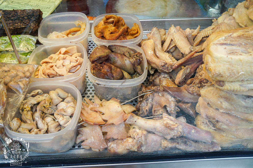 在地人鹽水雞九如店|分量爆多的高雄鹽水雞!超過70種選項的清爽料理! - 第7張圖 在地人鹽水雞九如店|分量爆多的高雄鹽水雞!超過70種選項的清爽料理!