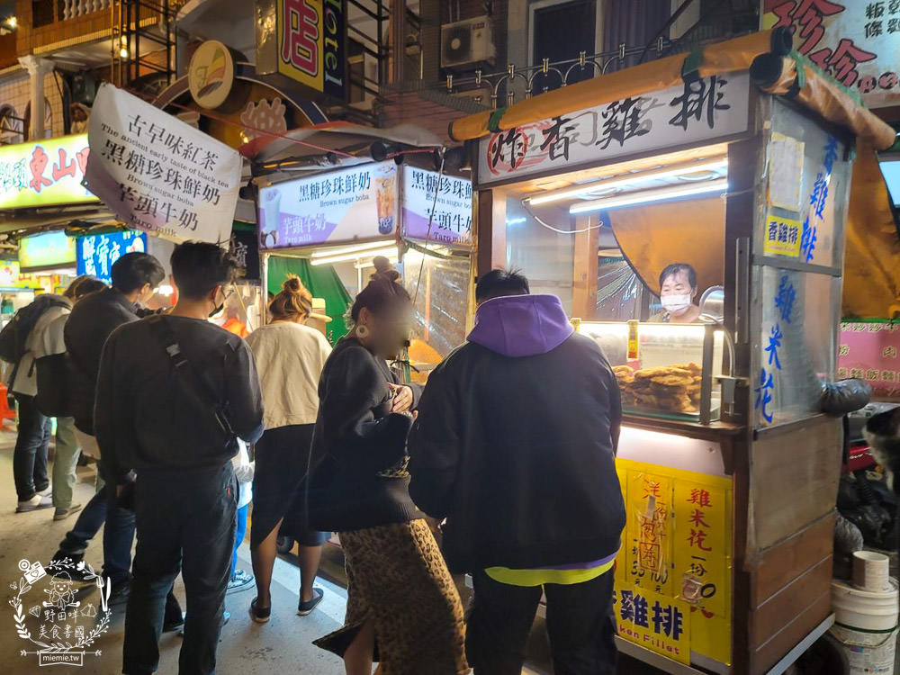 2023墾丁大街美食推薦!脆皮湯包+章魚腳+韓式肉餅+繽紛調酒+烤魷魚~墾丁美食推薦!