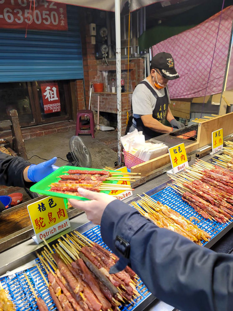 2023墾丁大街美食推薦!脆皮湯包+章魚腳+韓式肉餅+繽紛調酒+烤魷魚~墾丁美食推薦!