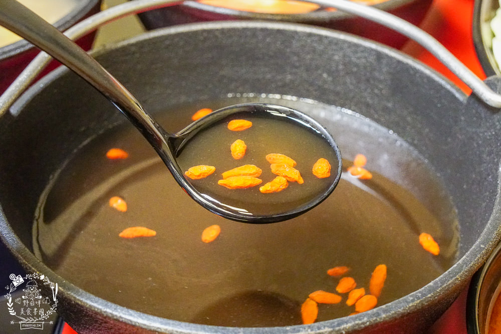 高雄[多福風味火鍋]20多種湯頭+瓜仔肉吃到飽(私人包廂不限時