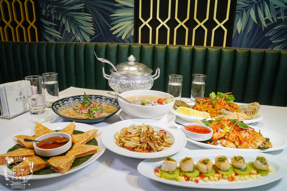 高雄[夜泰美泰式餐廳]巨蛋商圈高貴不貴的泰式餐廳!超厚實月亮蝦餅好彈牙~