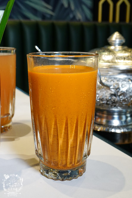 高雄[夜泰美泰式餐廳]巨蛋商圈高貴不貴的泰式餐廳!超厚實月亮蝦餅好彈牙~