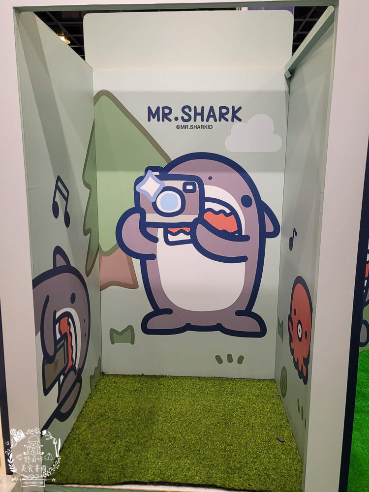 夢時代展覽免費入場!SUPER WINGS 互動交通小鎮+鯊魚先生露營中快閃店+我不是胖虎快閃店只到4/16!