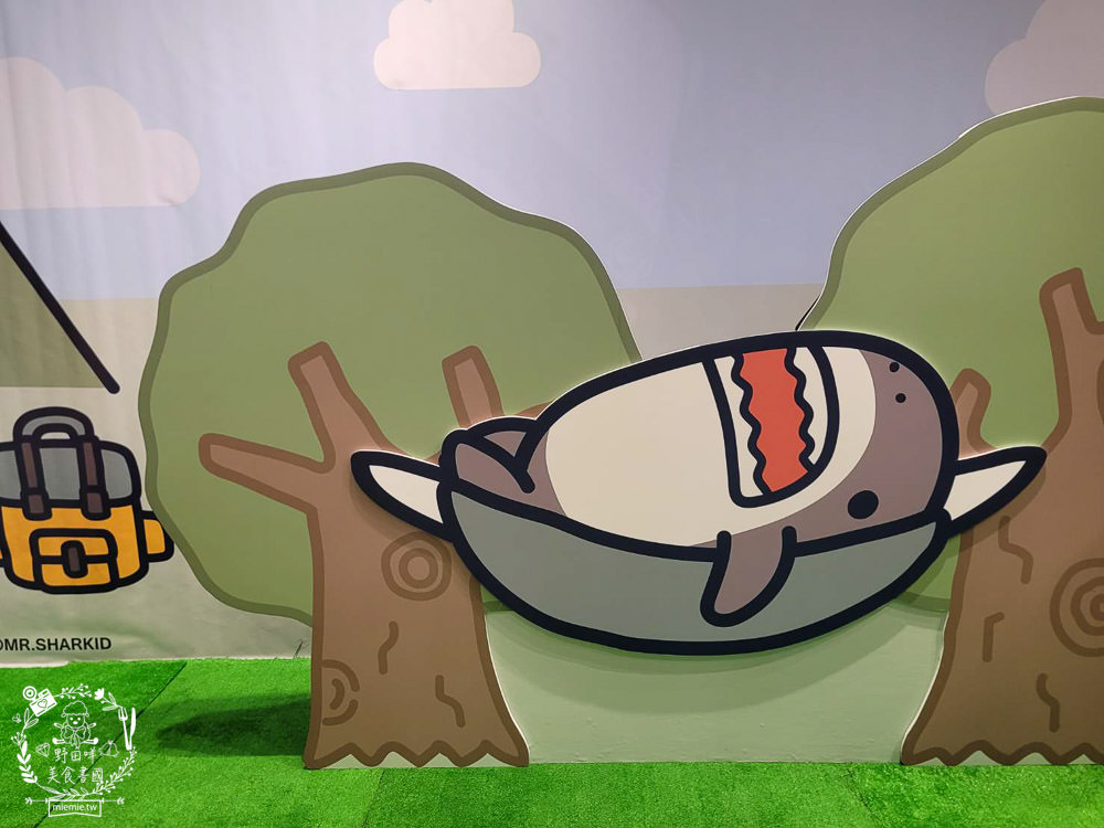 夢時代展覽免費入場!SUPER WINGS 互動交通小鎮+鯊魚先生露營中快閃店+我不是胖虎快閃店只到4/16!