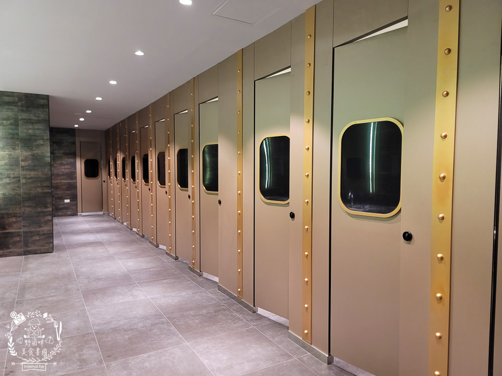 高雄夢時代秀泰影城耗資2.5億打造超好拍照的未來航空站?高級傾躺式商務級皮椅、劇院級音響與南台最大寬螢幕!