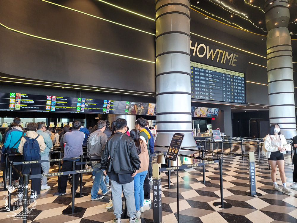 高雄夢時代秀泰影城耗資2.5億打造超好拍照的未來航空站?高級傾躺式商務級皮椅、劇院級音響與南台最大寬螢幕!