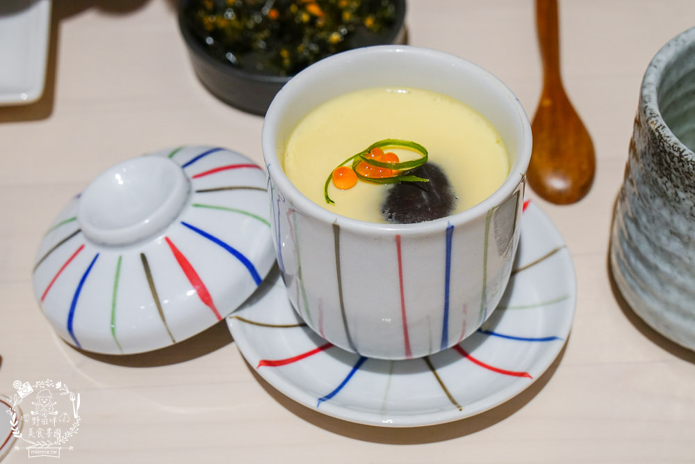 高雄[大丸日式料理]隱藏在大東藝術文化中心的日料?每日採買的新鮮漁獲!鮭魚親子丼滿滿鮭魚卵無敵銷魂R~