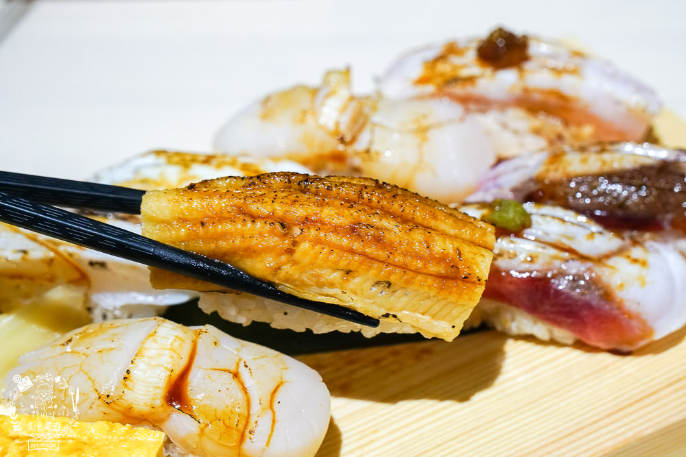 高雄[大丸日式料理]隱藏在大東藝術文化中心的日料?每日採買的新鮮漁獲!鮭魚親子丼滿滿鮭魚卵無敵銷魂R~