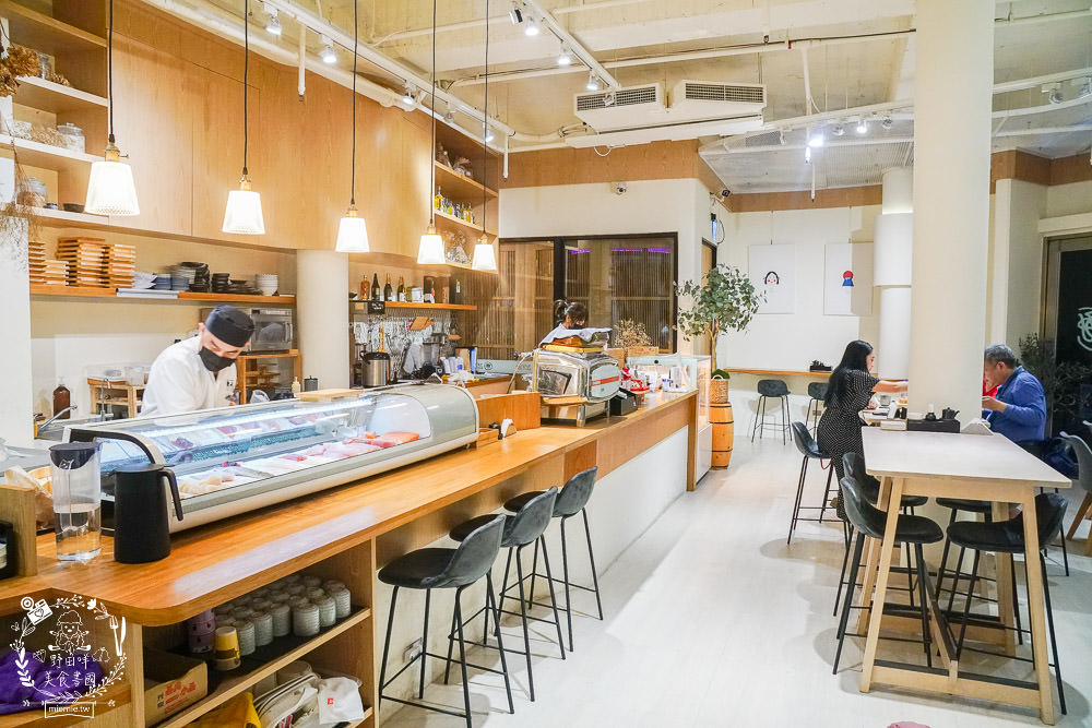 高雄[大丸日式料理]隱藏在大東藝術文化中心的日料?每日採買的新鮮漁獲!鮭魚親子丼滿滿鮭魚卵無敵銷魂R~
