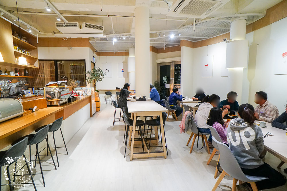 高雄[大丸日式料理]隱藏在大東藝術文化中心的日料?每日採買的新鮮漁獲!鮭魚親子丼滿滿鮭魚卵無敵銷魂R~