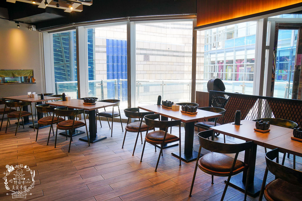 高雄[大丼燒]日式燒肉+海鮮丼飯搭出新滋味，還有免費生菜包肉爽爽吃!