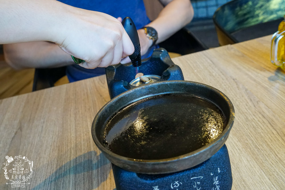 高雄[大丼燒]日式燒肉+海鮮丼飯搭出新滋味，還有免費生菜包肉爽爽吃!