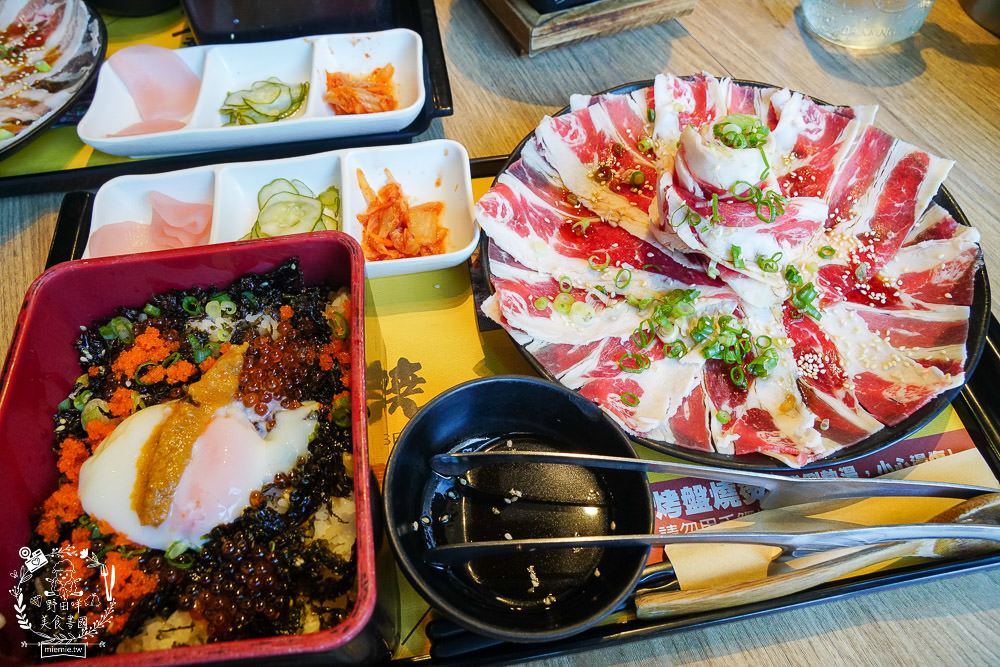 高雄[大丼燒]日式燒肉+海鮮丼飯搭出新滋味，還有免費生菜包肉爽爽吃!