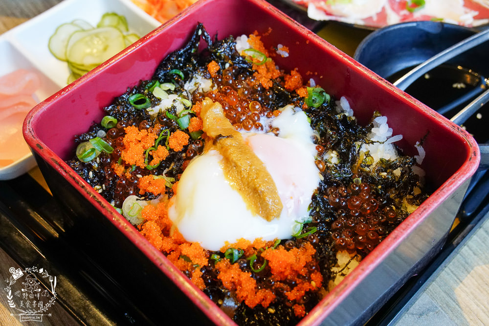 高雄[大丼燒]日式燒肉+海鮮丼飯搭出新滋味，還有免費生菜包肉爽爽吃!
