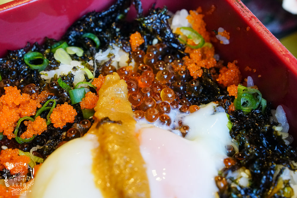 高雄[大丼燒]日式燒肉+海鮮丼飯搭出新滋味，還有免費生菜包肉爽爽吃!