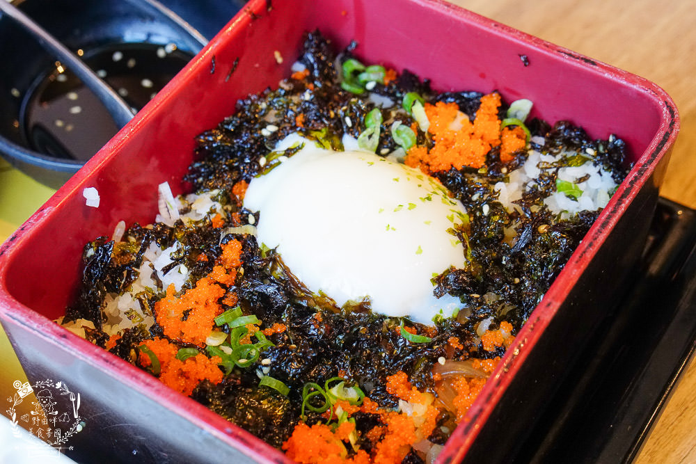 高雄[大丼燒]日式燒肉+海鮮丼飯搭出新滋味，還有免費生菜包肉爽爽吃!