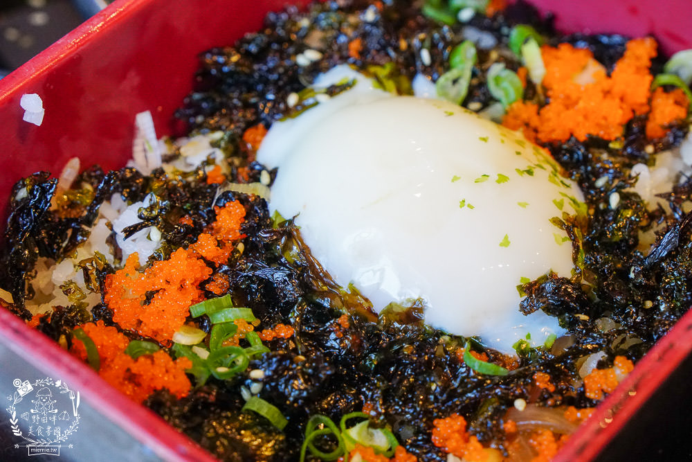 高雄[大丼燒]日式燒肉+海鮮丼飯搭出新滋味，還有免費生菜包肉爽爽吃!