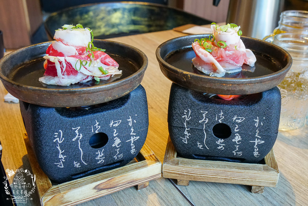 高雄[大丼燒]日式燒肉+海鮮丼飯搭出新滋味，還有免費生菜包肉爽爽吃!
