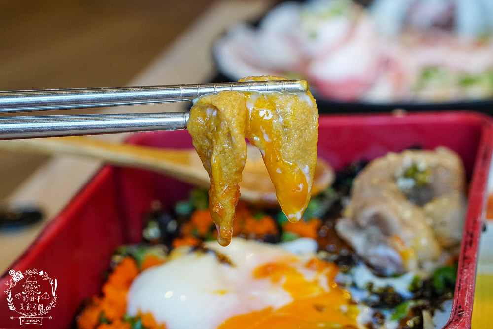 高雄[大丼燒]日式燒肉+海鮮丼飯搭出新滋味，還有免費生菜包肉爽爽吃!