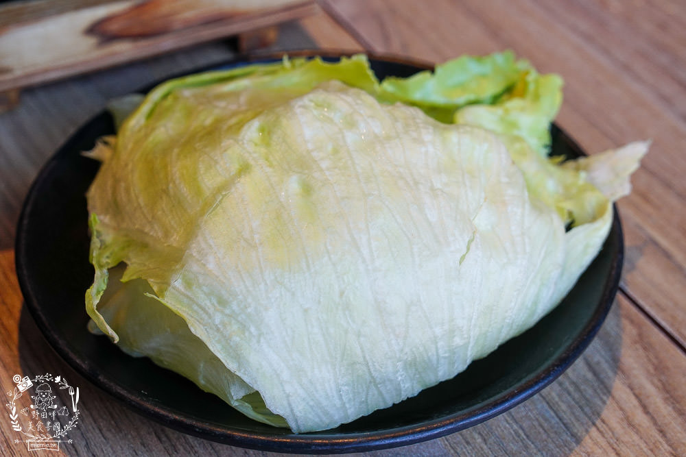 高雄[大丼燒]日式燒肉+海鮮丼飯搭出新滋味，還有免費生菜包肉爽爽吃!
