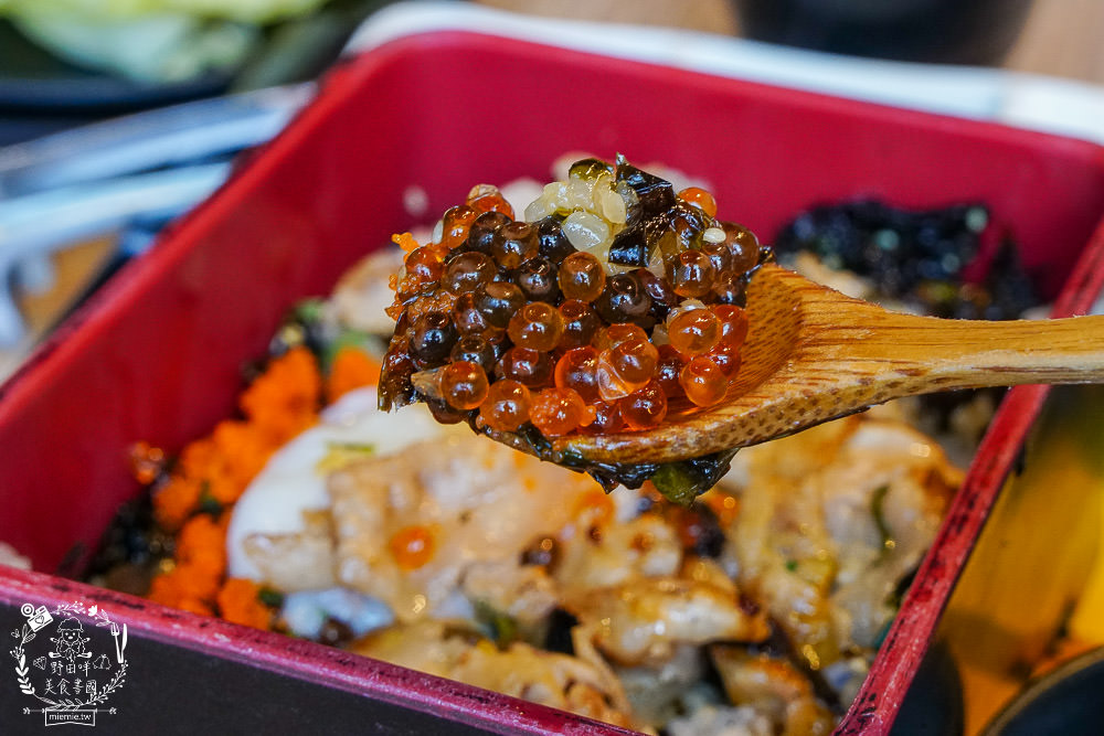 高雄[大丼燒]日式燒肉+海鮮丼飯搭出新滋味，還有免費生菜包肉爽爽吃!