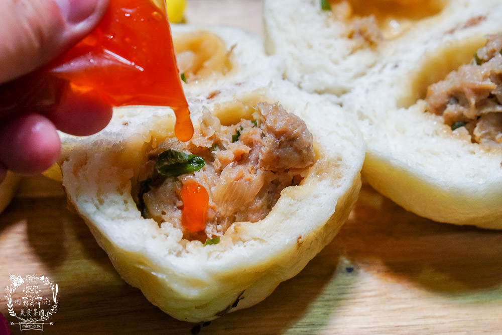 宅配美食推薦[大叔鮮肉包]台中巷弄裡的知名老店!一天賣1500顆排隊鮮肉包可以宅配到家囉!