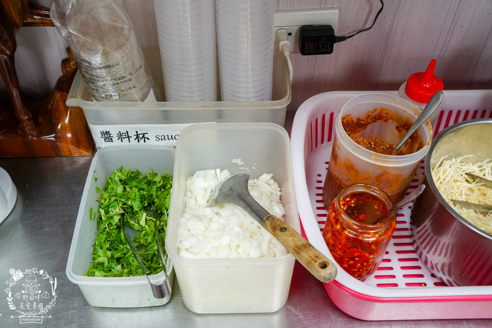 高雄牛肉鍋推薦[大哥大涮牛肉]營業20年超多饕客推薦的人氣宵夜牛肉鍋!限量牛肉燥飯人氣推薦！