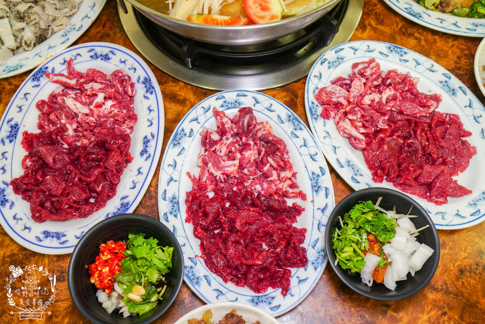 高雄牛肉鍋推薦[大哥大涮牛肉]營業20年超多饕客推薦的人氣宵夜牛肉鍋!限量牛肉燥飯人氣推薦！