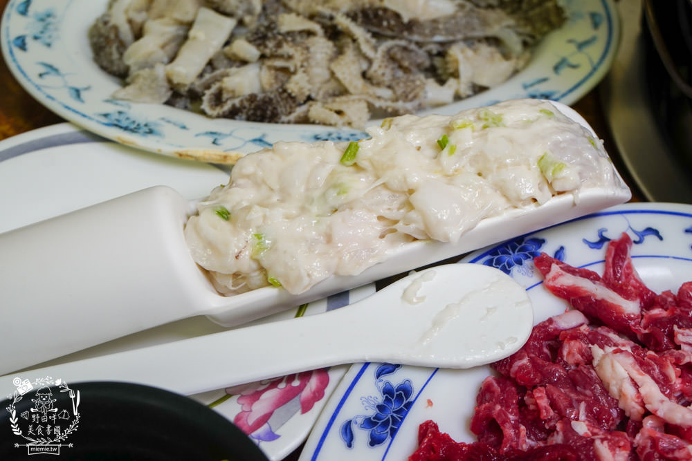 高雄牛肉鍋推薦[大哥大涮牛肉]營業20年超多饕客推薦的人氣宵夜牛肉鍋!限量牛肉燥飯人氣推薦！