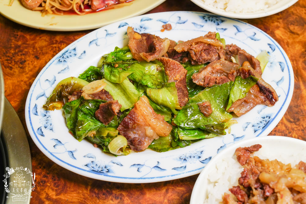 高雄牛肉鍋推薦[大哥大涮牛肉]營業20年超多饕客推薦的人氣宵夜牛肉鍋!限量牛肉燥飯人氣推薦！