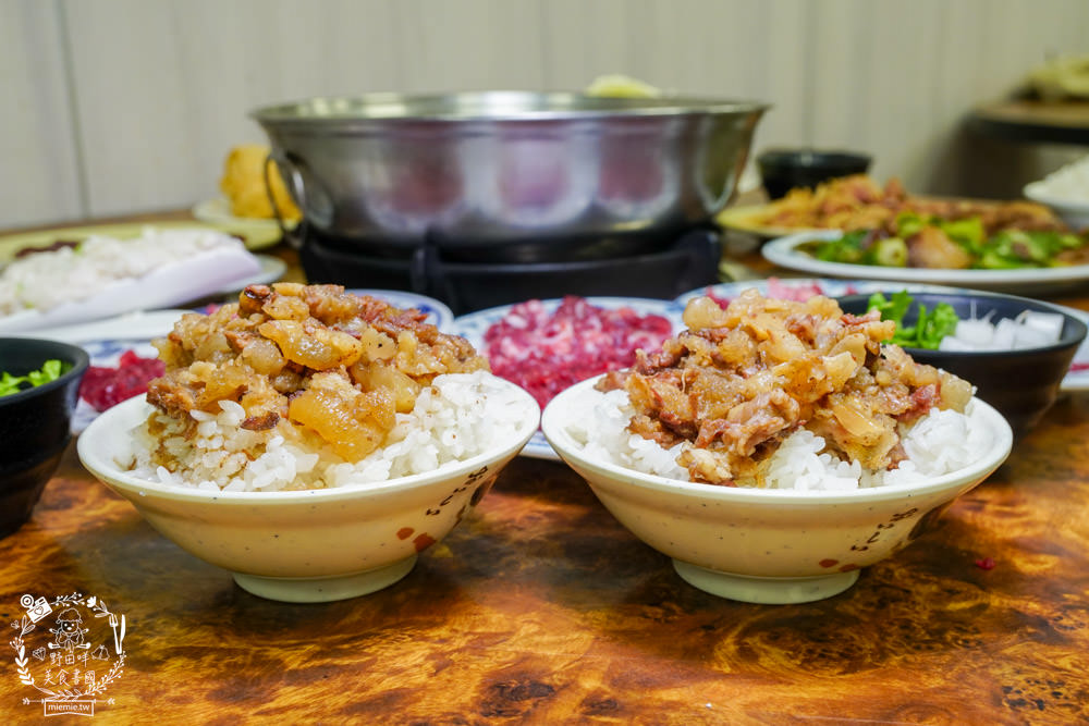 高雄牛肉鍋推薦[大哥大涮牛肉]營業20年超多饕客推薦的人氣宵夜牛肉鍋!限量牛肉燥飯人氣推薦！