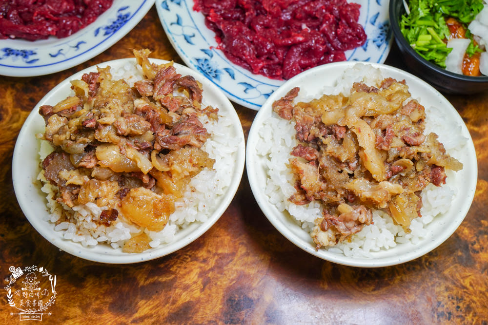 高雄牛肉鍋推薦[大哥大涮牛肉]營業20年超多饕客推薦的人氣宵夜牛肉鍋!限量牛肉燥飯人氣推薦！