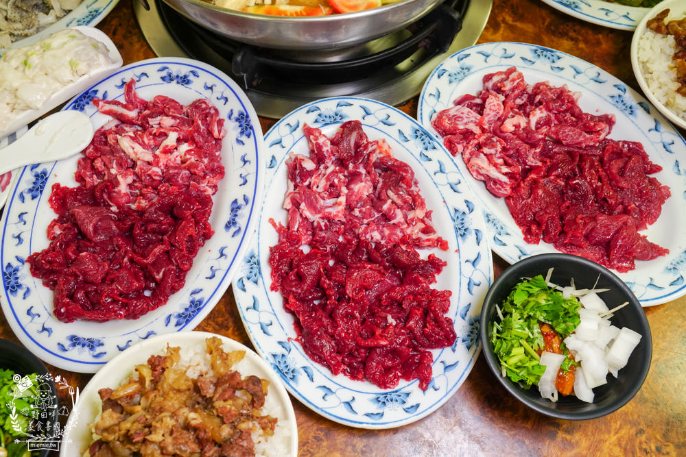 高雄牛肉鍋推薦[大哥大涮牛肉]營業20年超多饕客推薦的人氣宵夜牛肉鍋!限量牛肉燥飯人氣推薦！