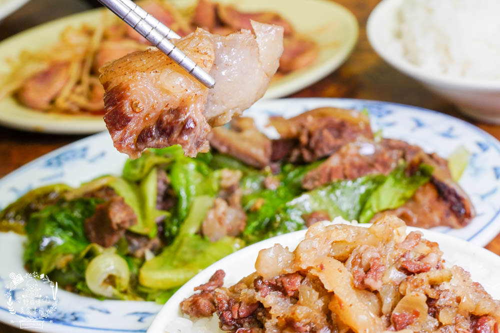 高雄牛肉鍋推薦[大哥大涮牛肉]營業20年超多饕客推薦的人氣宵夜牛肉鍋!限量牛肉燥飯人氣推薦！