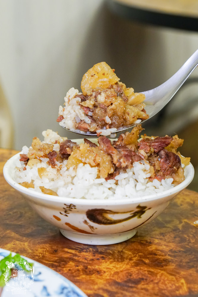 高雄牛肉鍋推薦[大哥大涮牛肉]營業20年超多饕客推薦的人氣宵夜牛肉鍋!限量牛肉燥飯人氣推薦！