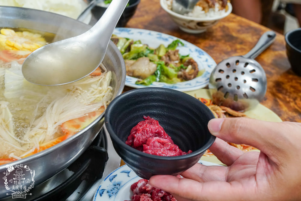 高雄牛肉鍋推薦[大哥大涮牛肉]營業20年超多饕客推薦的人氣宵夜牛肉鍋!限量牛肉燥飯人氣推薦！