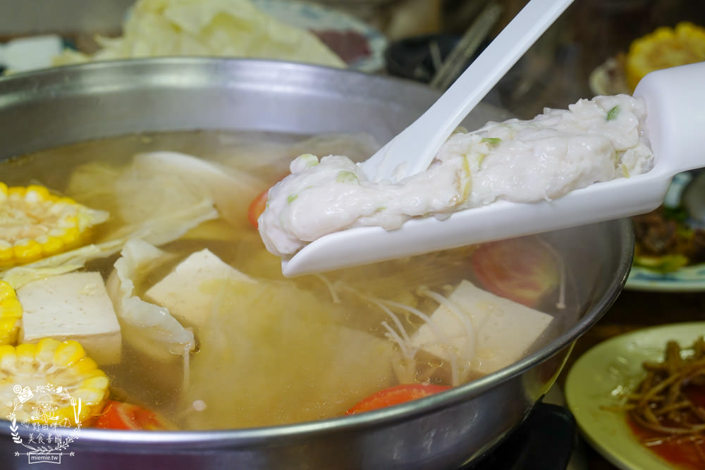 高雄牛肉鍋推薦[大哥大涮牛肉]營業20年超多饕客推薦的人氣宵夜牛肉鍋!限量牛肉燥飯人氣推薦！