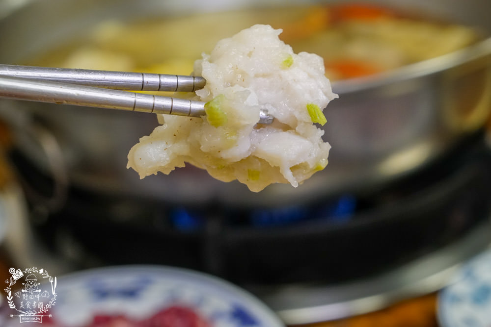 高雄牛肉鍋推薦[大哥大涮牛肉]營業20年超多饕客推薦的人氣宵夜牛肉鍋!限量牛肉燥飯人氣推薦！