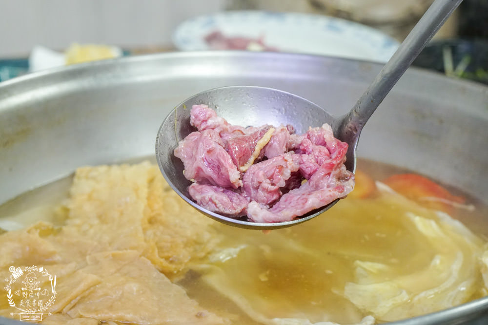 高雄牛肉鍋推薦[大哥大涮牛肉]營業20年超多饕客推薦的人氣宵夜牛肉鍋!限量牛肉燥飯人氣推薦！