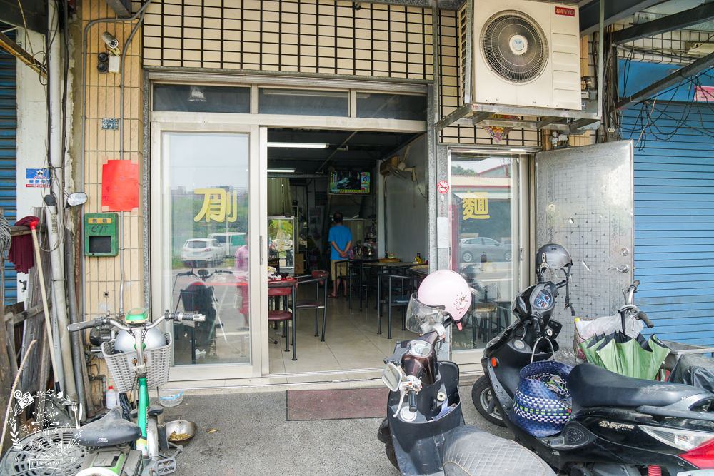 高雄大陸刀削麵|什錦炒刀削麵份量超澎湃!在地饕客超推薦的高雄刀削麵店!